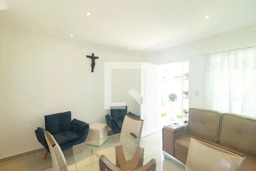 200 m² rental house with 3 bedrooms and a balcony — photo 13
