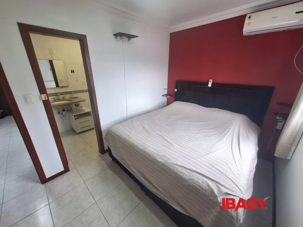 Furnished apartment with 3 bedrooms and 3 bathrooms — photo 3