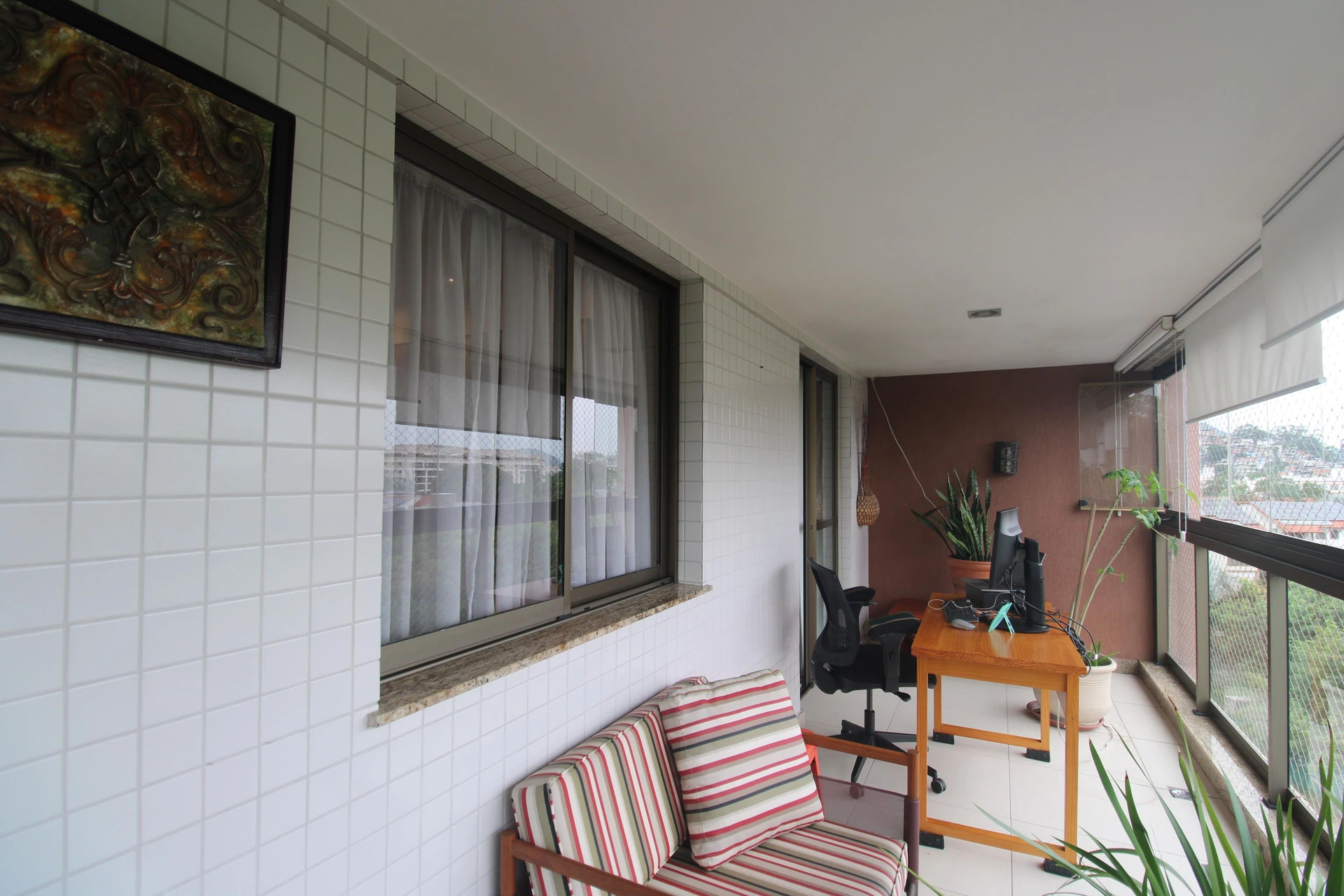 Furnished apartment, 112 m², with a glass-enclosed balcony — photo 23