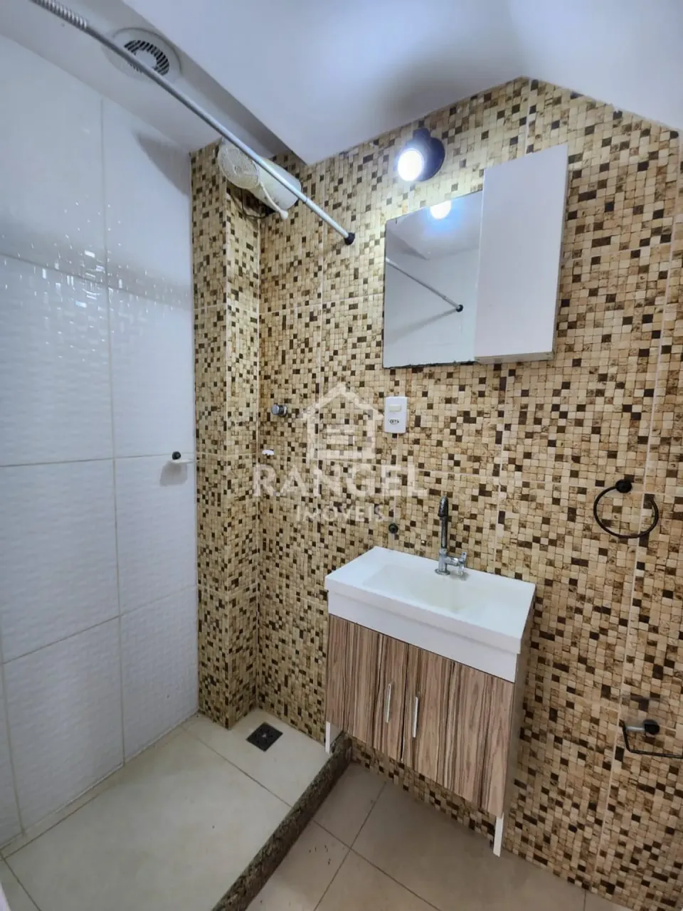 Casa com 3 quartos e varanda, 2 vagas, 3 banheiros — photo 12