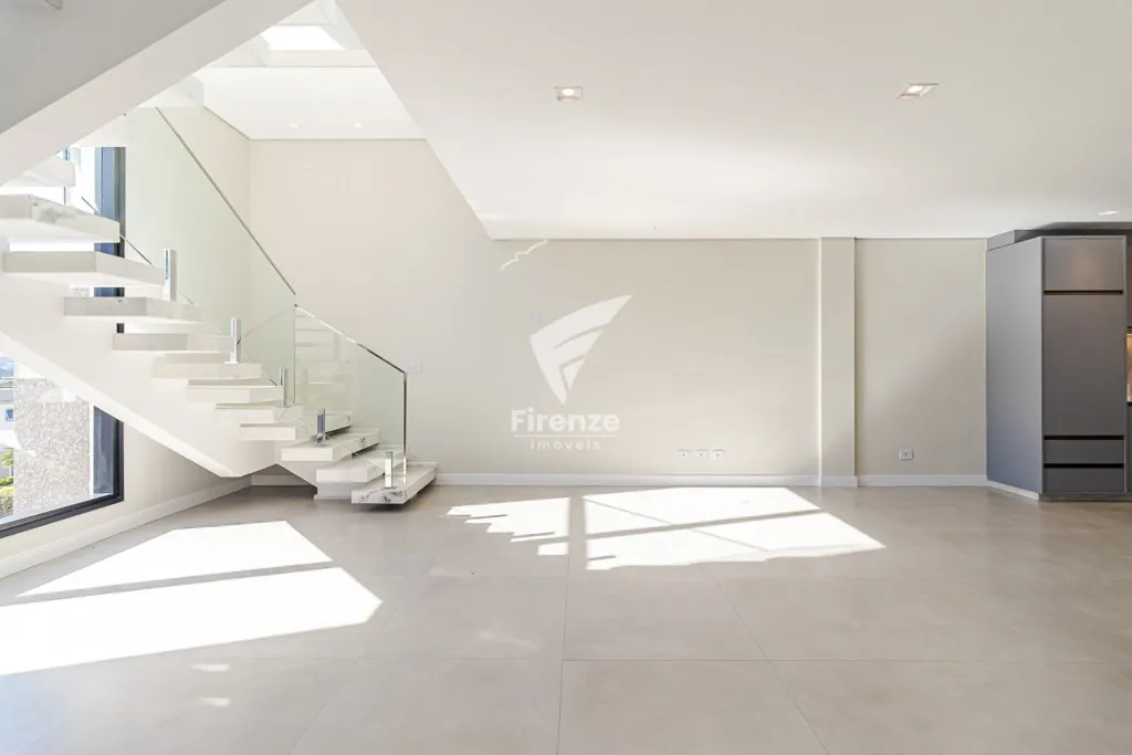 Furnished house with 4 bedrooms and 320 m² — photo 44