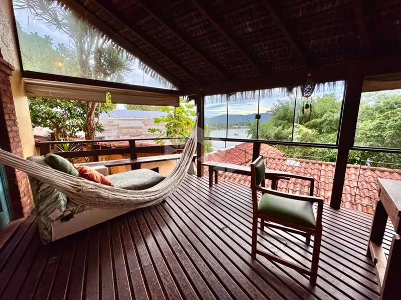 Furnished 80 m² loft with views of water — photo 15