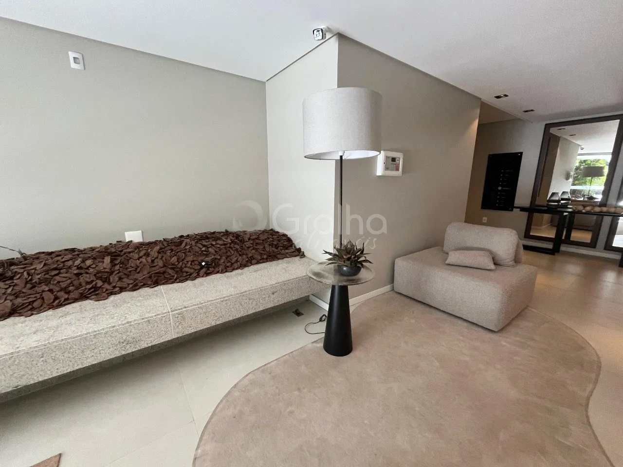Квартира 104 м² с 2 спальнями и 1 парковкой — photo 2