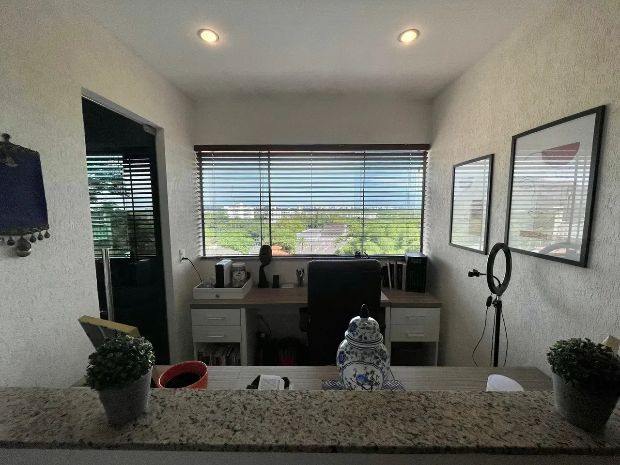 Unfurnished house with 5 bedrooms and 5 bathrooms — photo 17