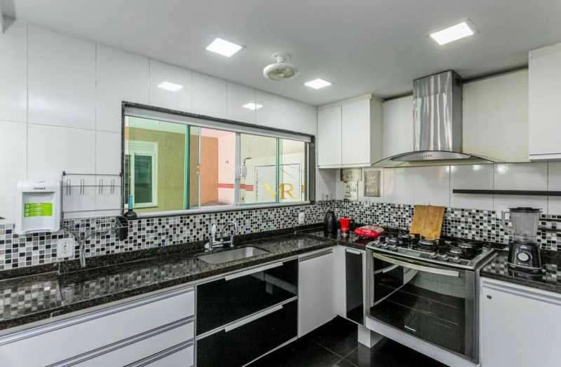 Furnished triplex house with 4 suites and 288 m² — photo 2