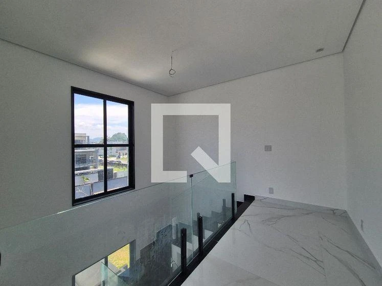 5-bedroom house with floor-to-ceiling windows — photo 19
