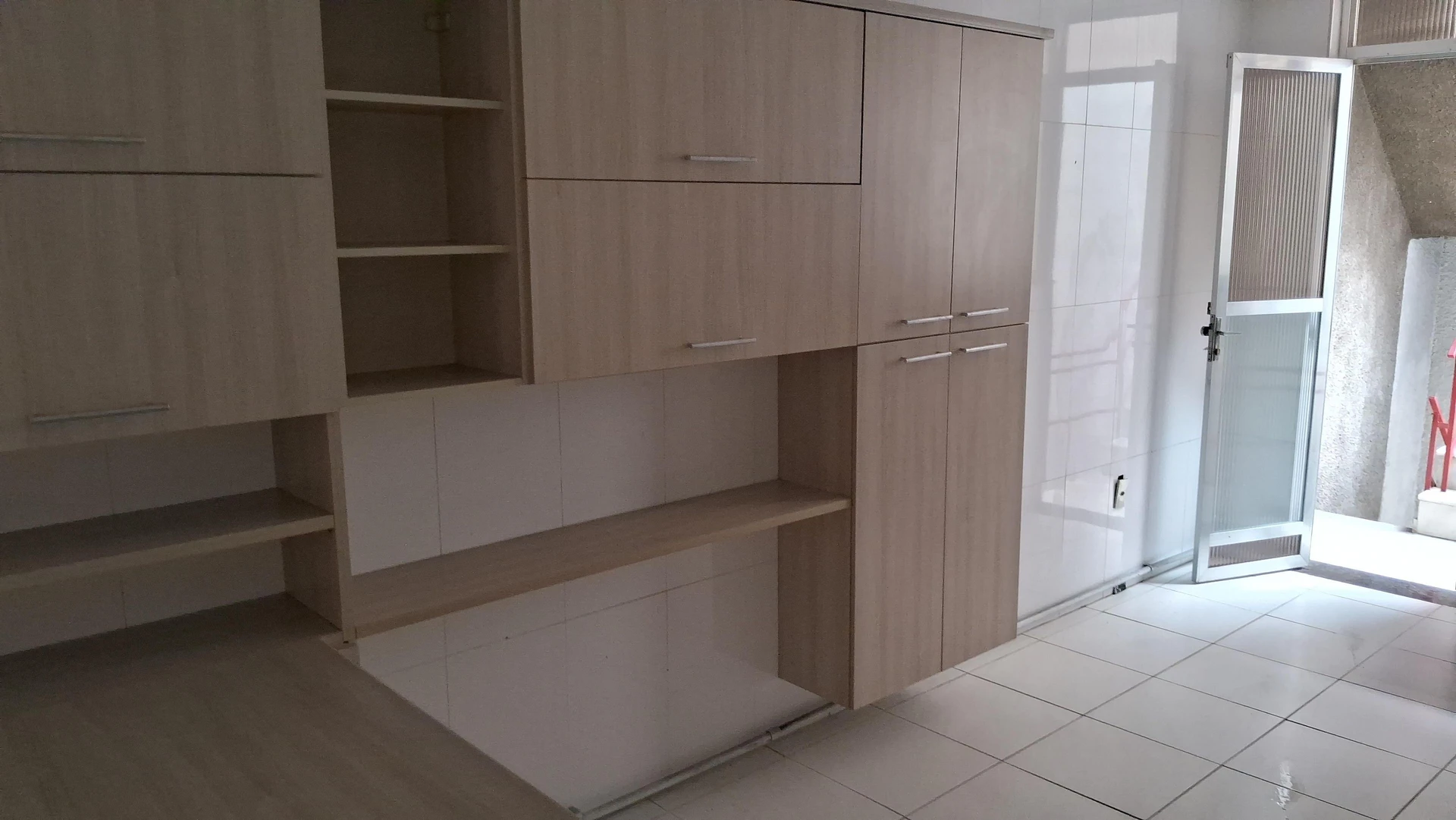 Unfurnished house with 6 bedrooms and private garden — photo 3