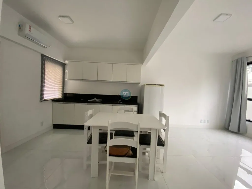 Apartment with open-plan kitchen and 1 bedroom — photo 3