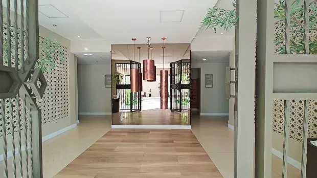 Apartamento sem mobília com vista para a cidade e montanhas — photo 36