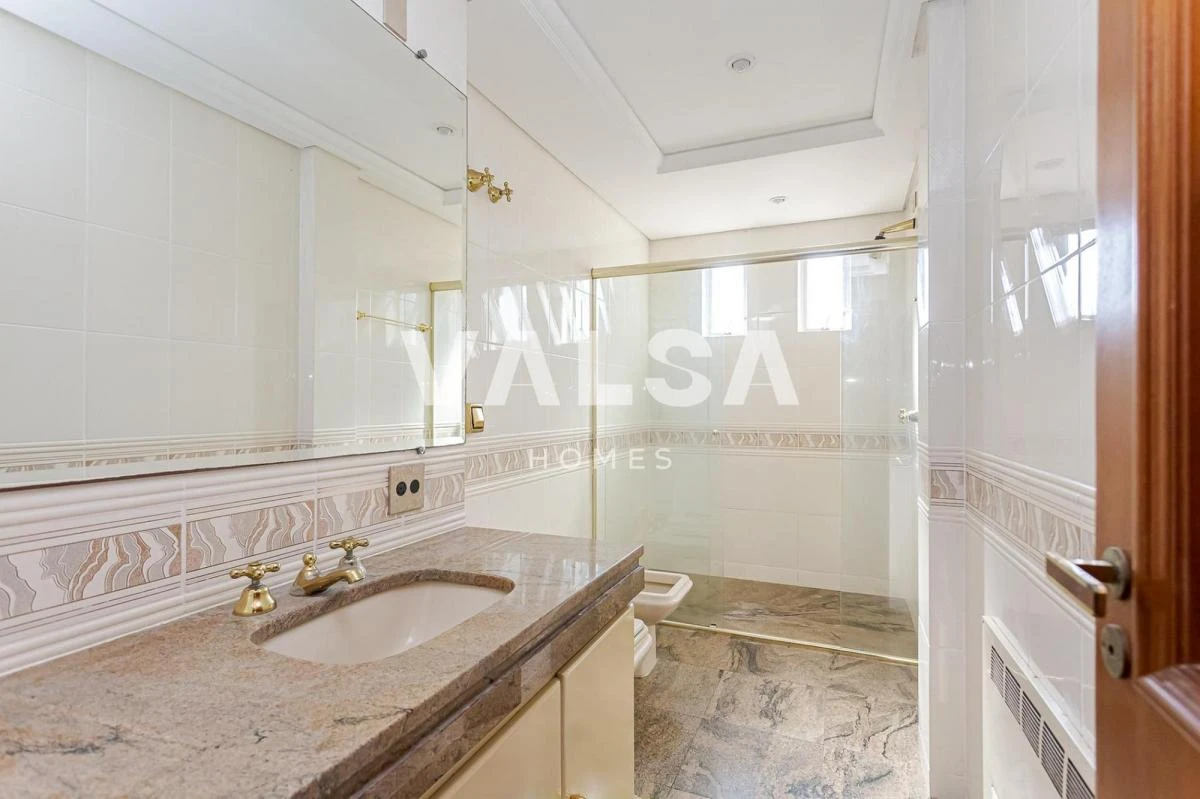 Ванна та 4 спальні: квартира 441 м² — photo 25