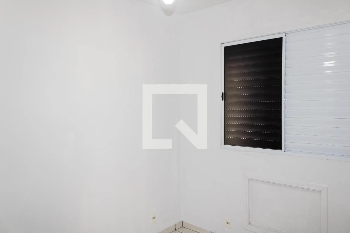 2-bedroom apartment with 1 parking space and laundry area — photo 20