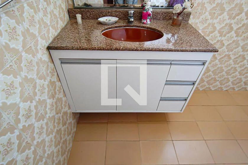 Casa de 420 m² com 4 quartos, 3 vagas e quintal — photo 18