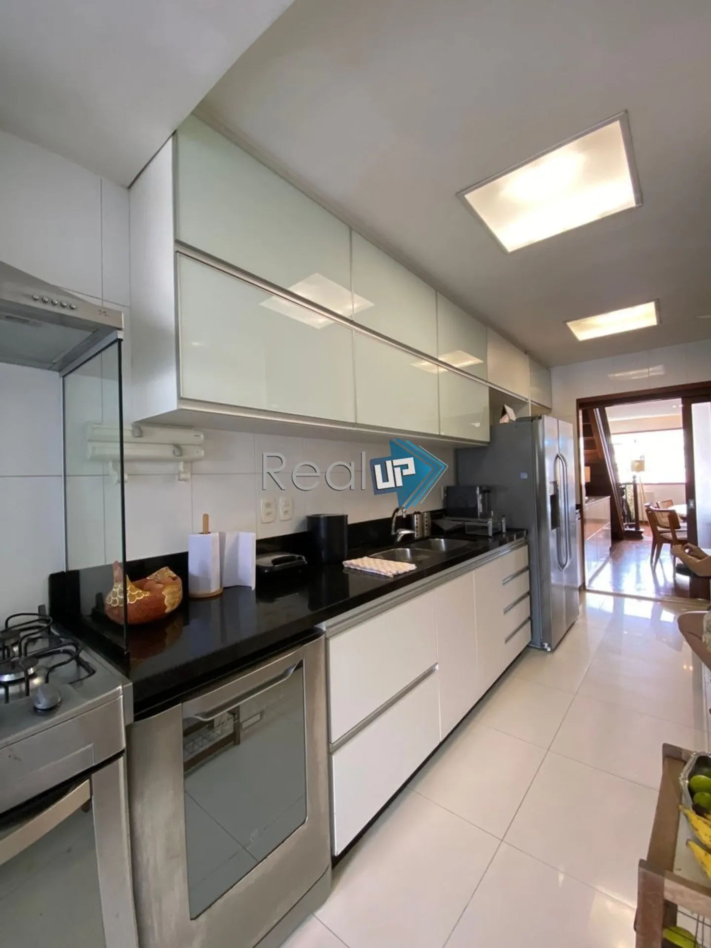 Мебльована квартира з 4 спальнями-сюїтами, 224 м² — photo 31