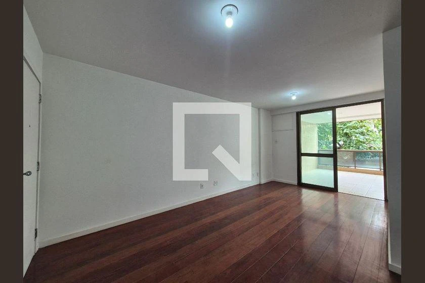 3-bedroom apartment in a building with a pool — photo 11