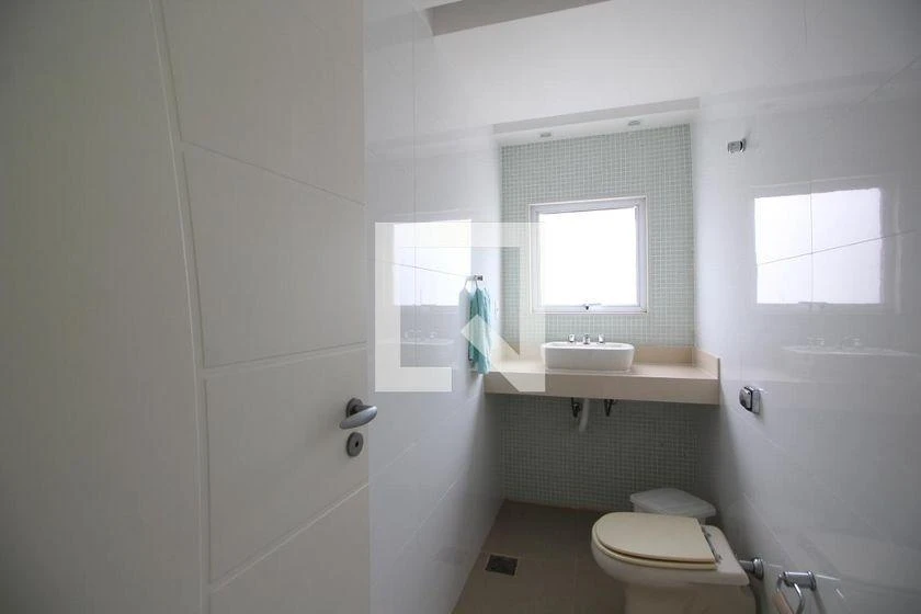 Condominium house with 4 bedrooms and 329 m² — photo 42