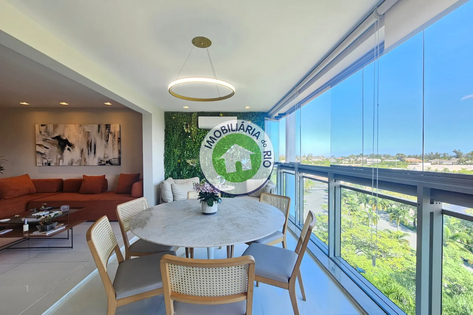 Unfurnished apartment with 4 bedrooms and glass balcony — photo 18