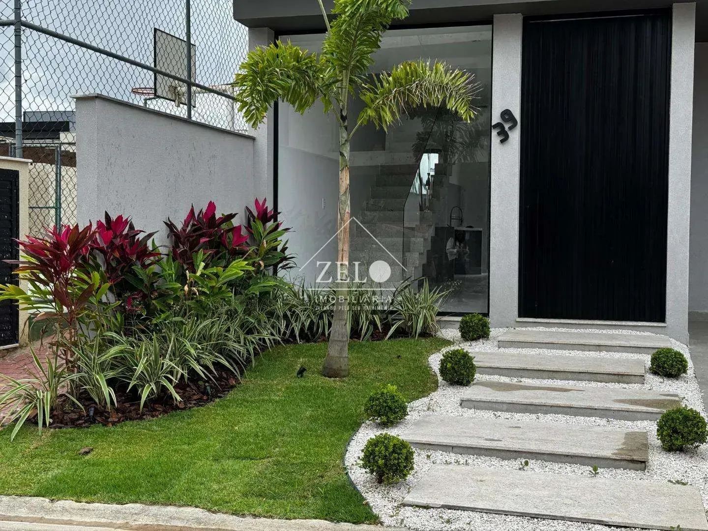 Casa com 4 quartos e 4 banheiros, cozinha integrada — photo 2