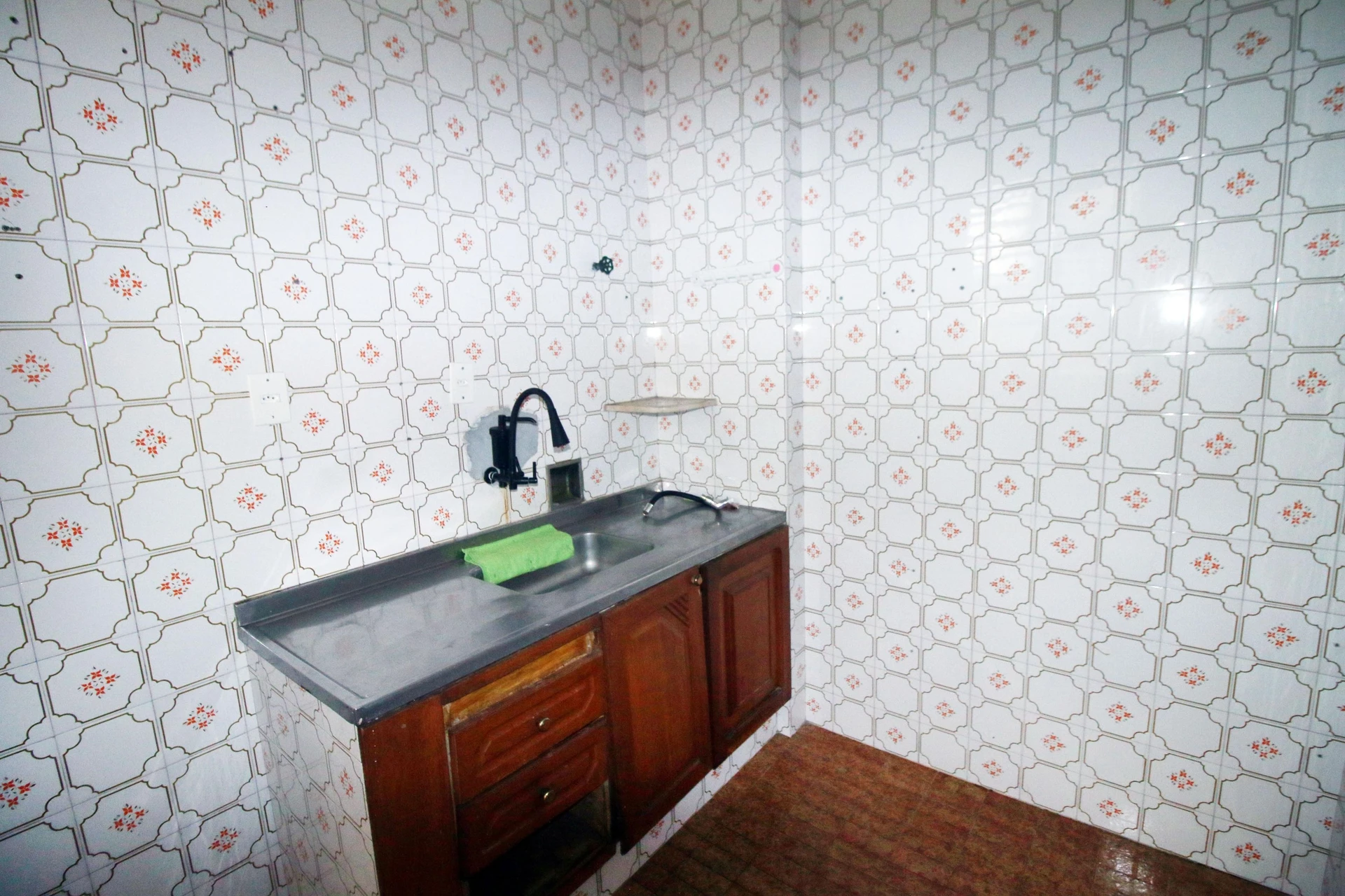 Wood or laminate floors in a 2-bedroom apartment, 63 m² — photo 7