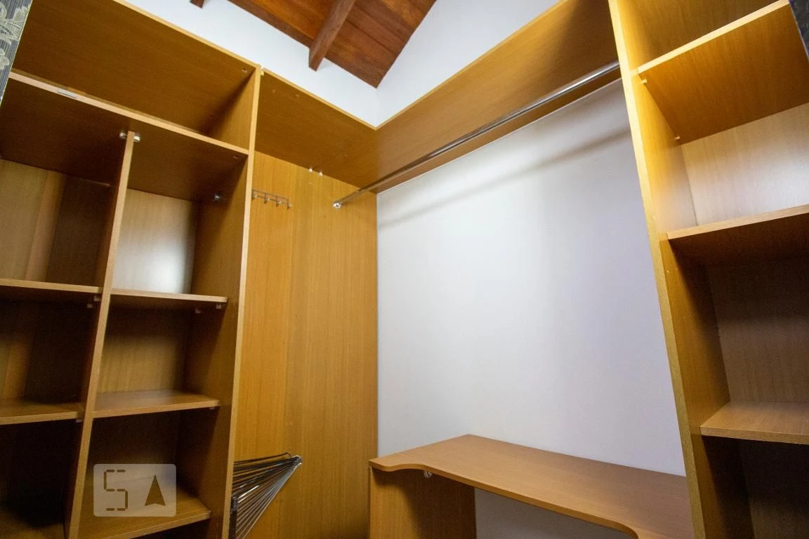 House with 3 bedrooms and a private garden — photo 25