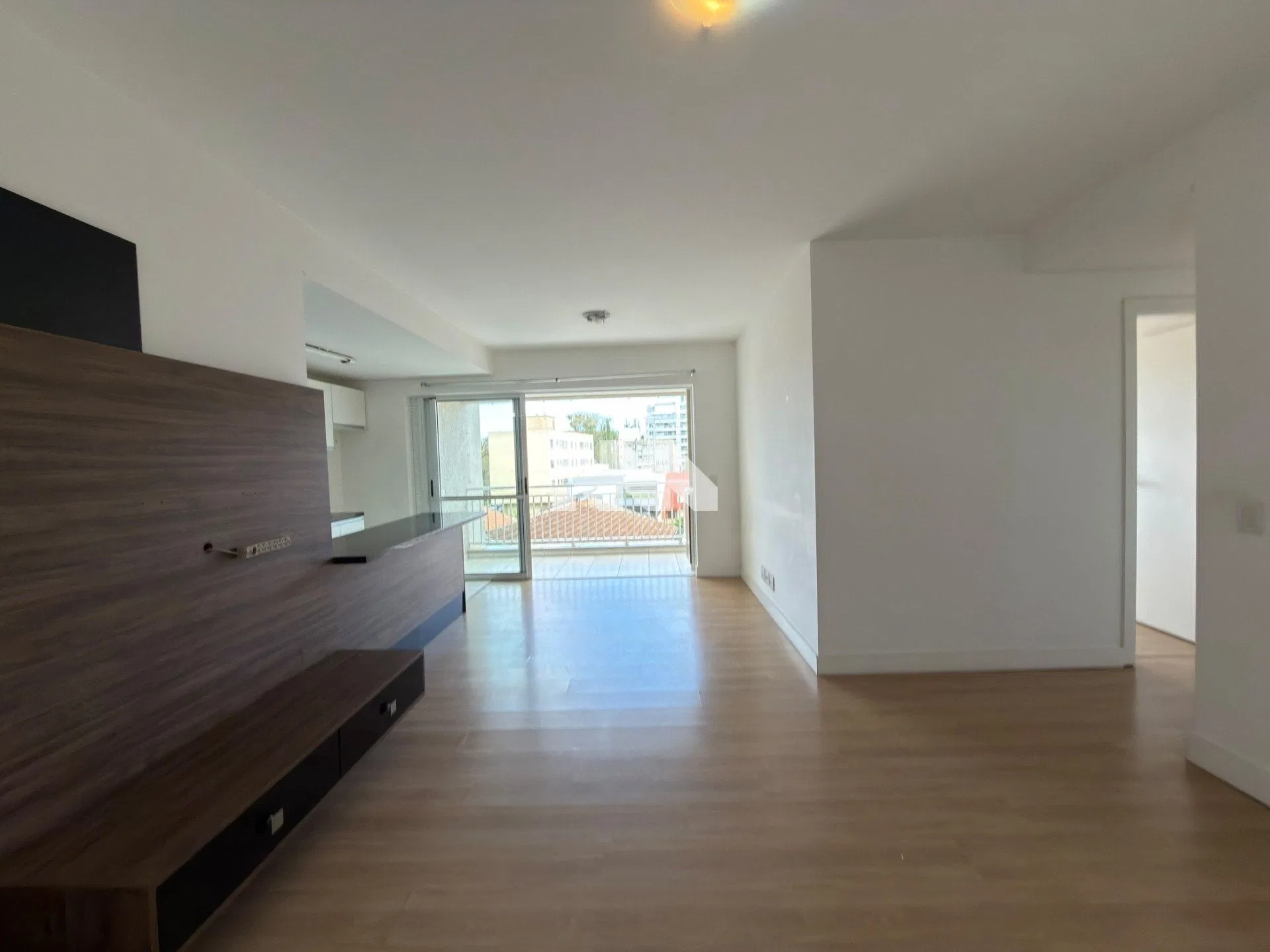 Apartamento com 2 quartos e churrasqueira privativa na varanda