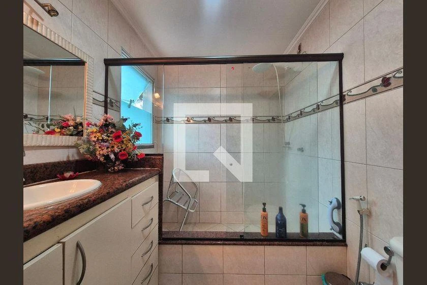 245 m² house with 3 en-suite bedrooms and 2 parking — photo 28