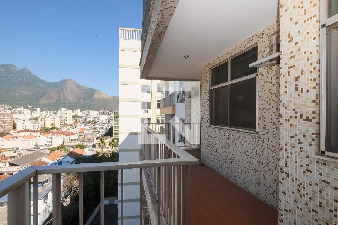 3-bedroom apartment with a mountain view in Rio de Janeiro — photo 24