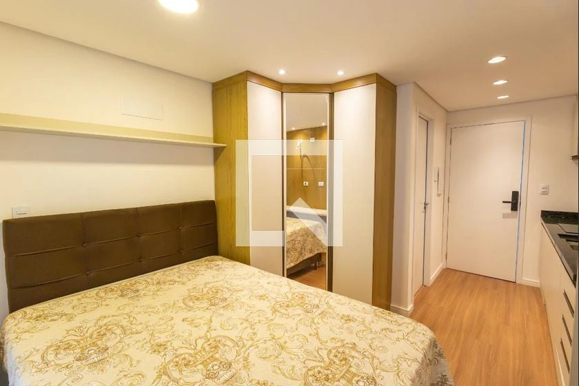 Studio, 28 m², with wood or laminate floors — photo 8