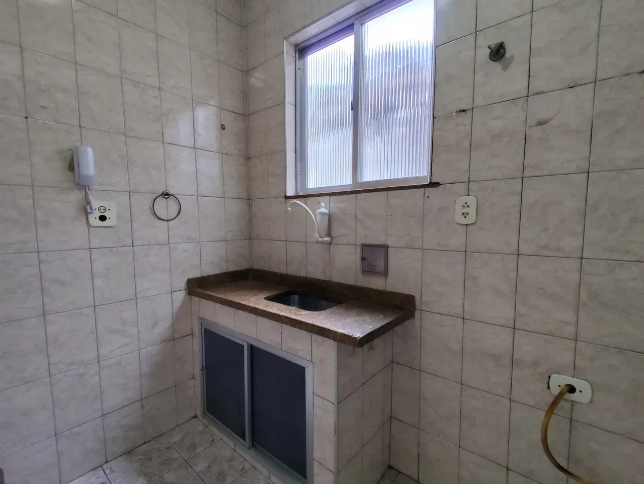 Apartment with 2 bedrooms and 1 bathroom, no parking — photo 2