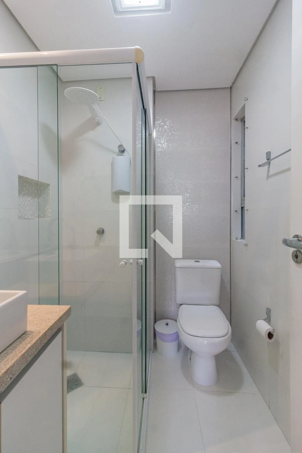 Furnished apartment, 77 m², with a glass-enclosed balcony — photo 21