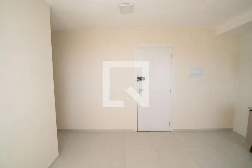 2-bedroom apartment in a building with a gym — photo 5