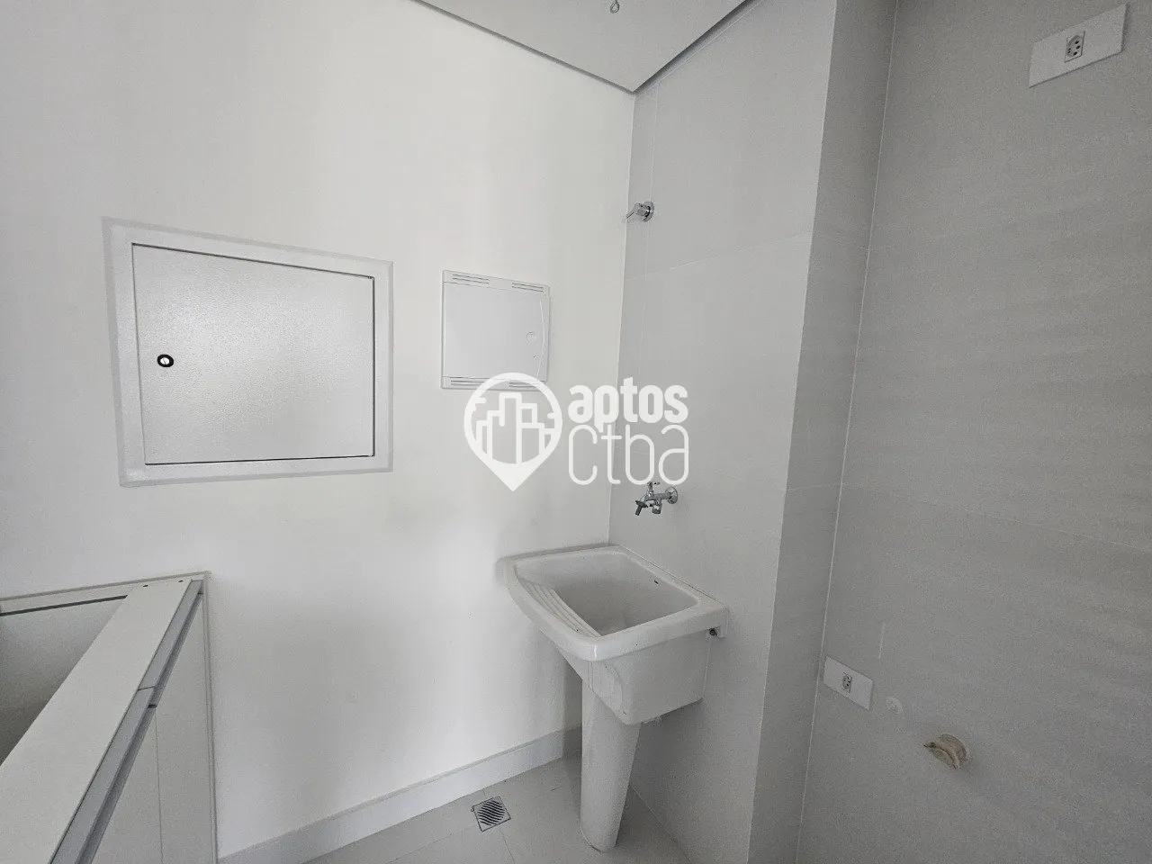Дерев'яна підлога або ламінат та 2 спальні: квартира 75 м² — photo 16