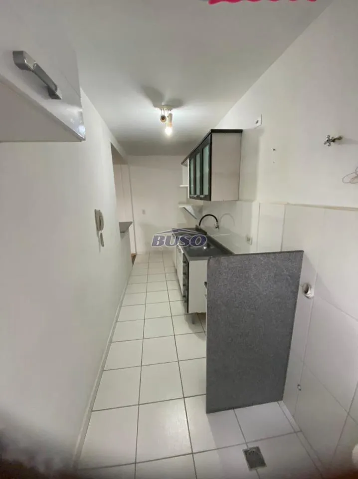 2-bedroom apartment with wood or laminate floors in Curitiba — photo 12