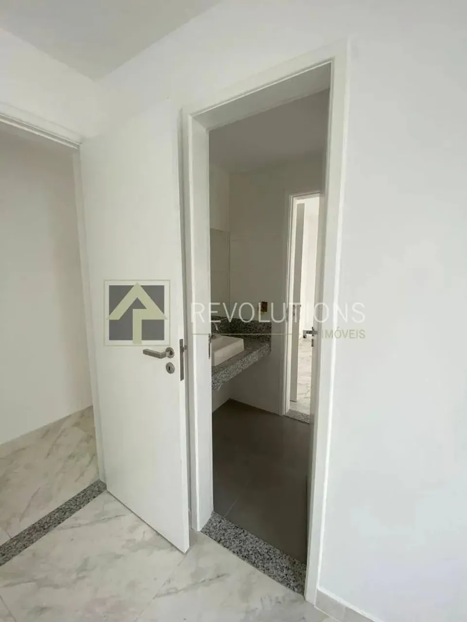 Penthouse with 4 bedrooms and 5 bathrooms — photo 12