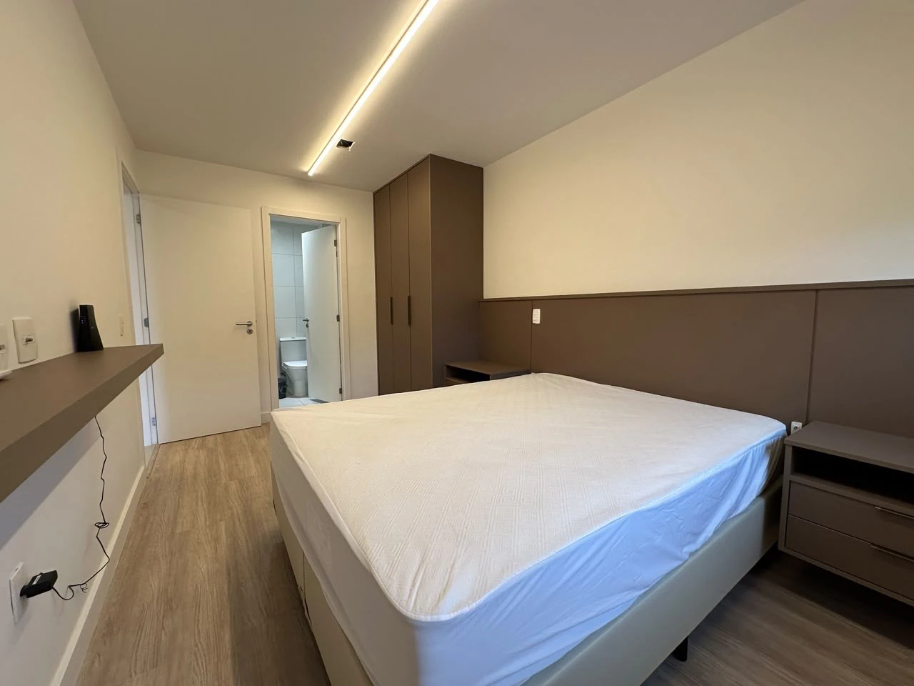 87 m² apartment with a home office and a mountain view — photo 12