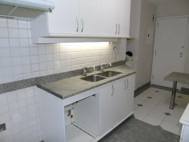 Rental apartment with 3 bedrooms, 2 baths and 133 m² — photo 36