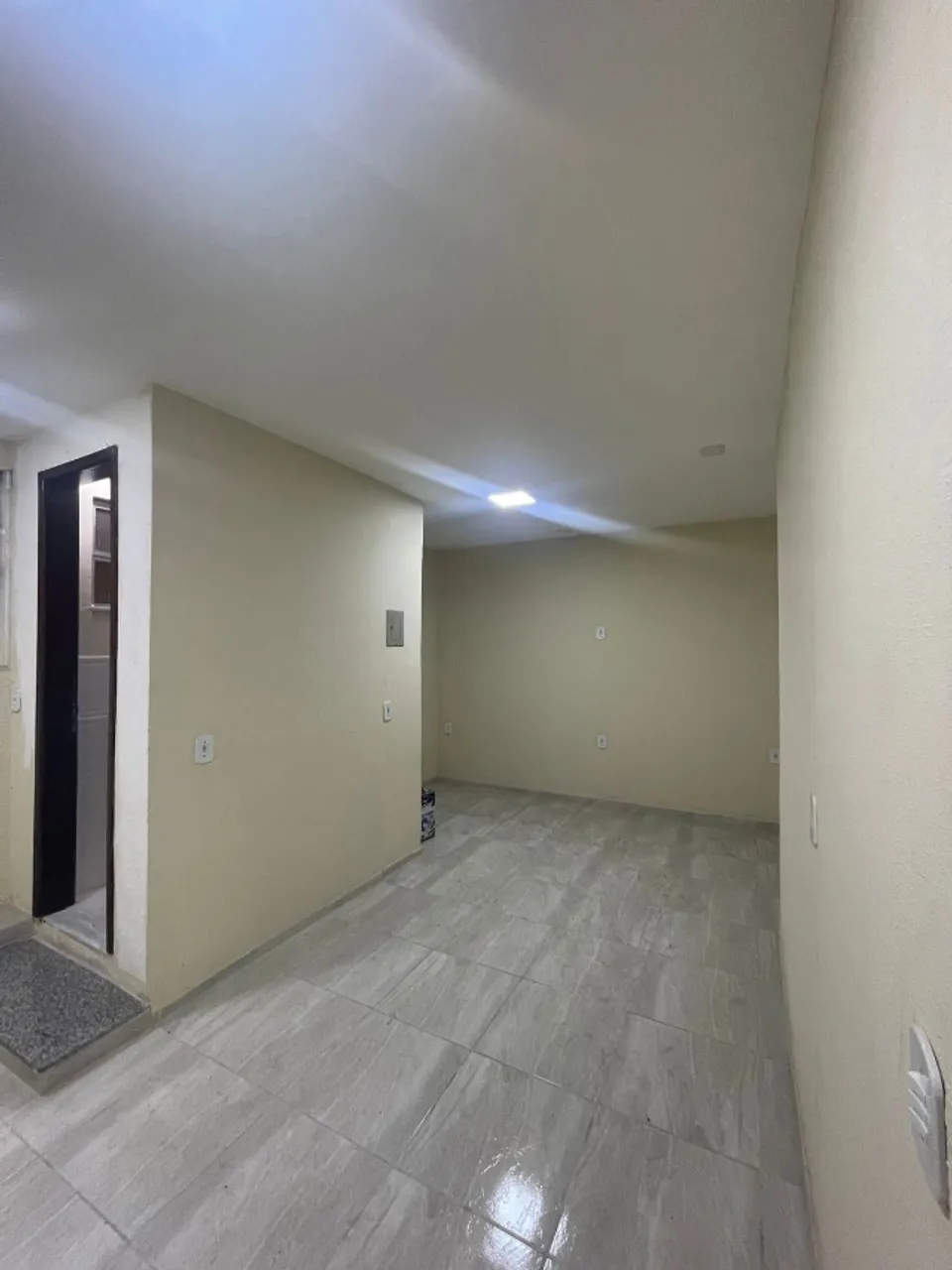 Unfurnished apartment with 2 bedrooms and 3 bathrooms — photo 11