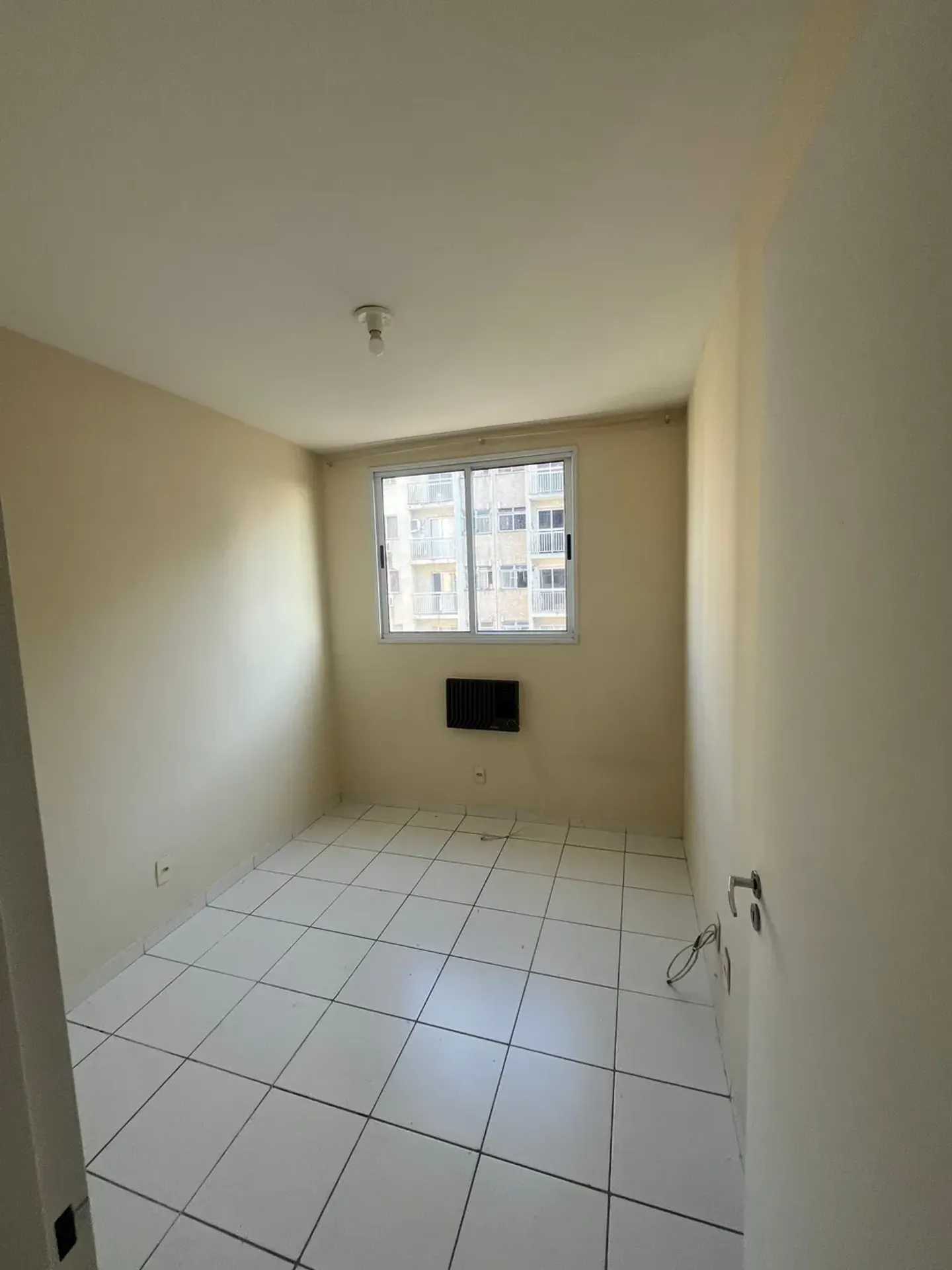 2-bedroom apartment in a building with a gym — photo 13