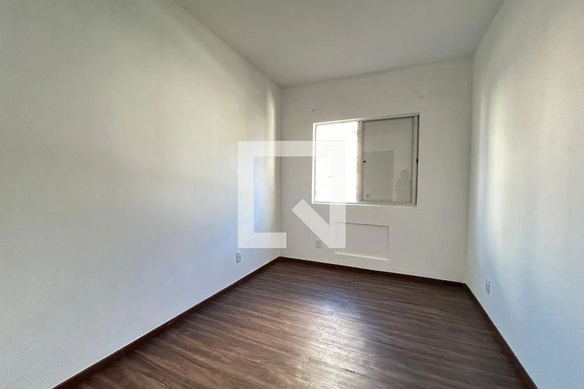 Apartamento de 3 dormitorios con 1 suite y balcón