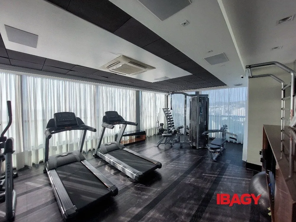Furnished apartment, 47 m², with a glass-enclosed balcony — photo 4