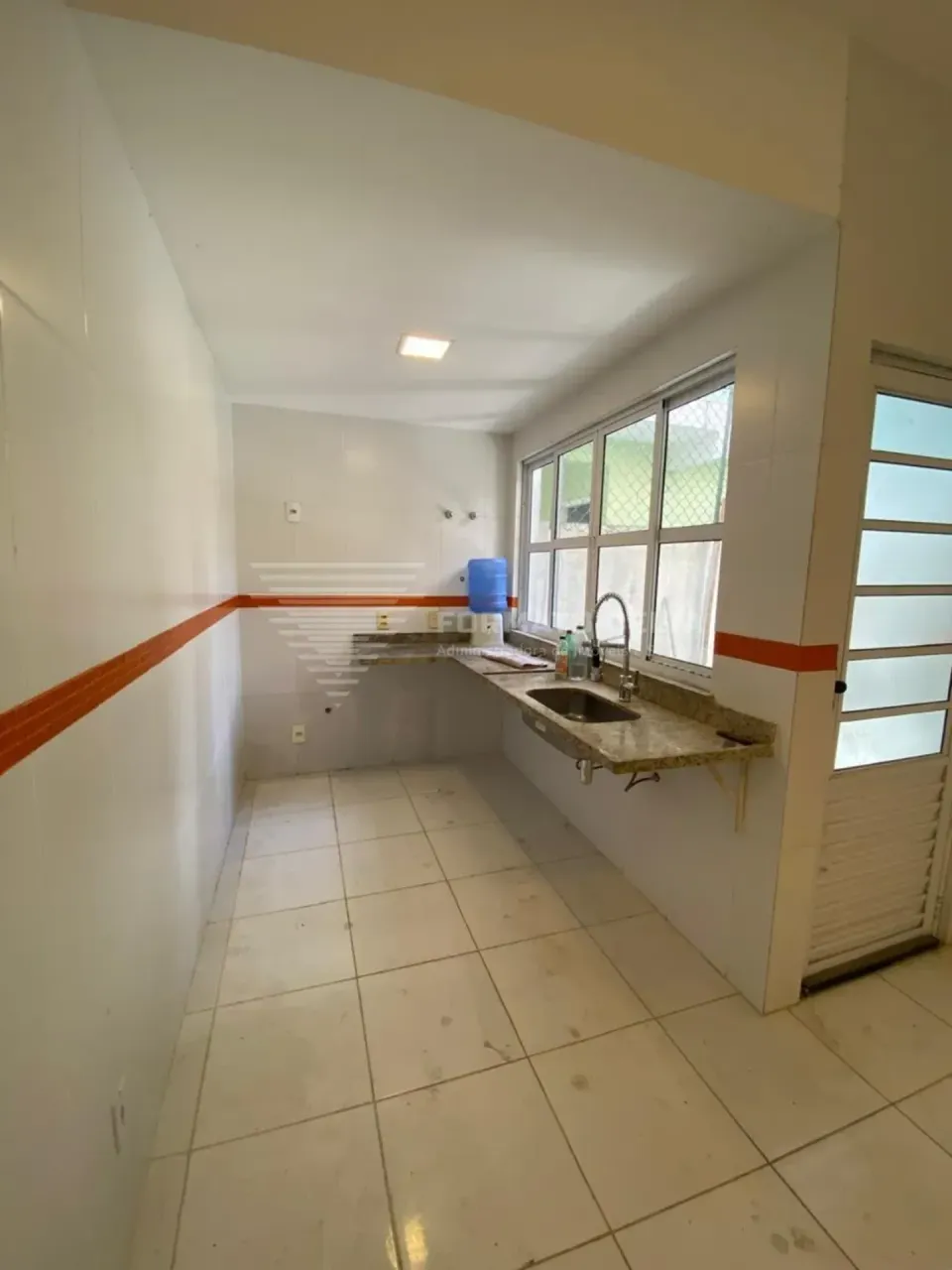 Casa com 3 quartos e 4 banheiros em condomínio fechado — photo 3