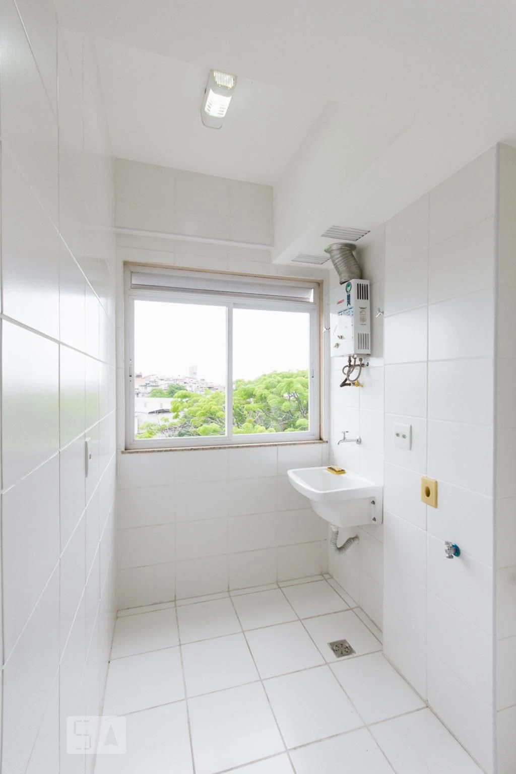 Apartment with a separate kitchen and 2 bedrooms — photo 7