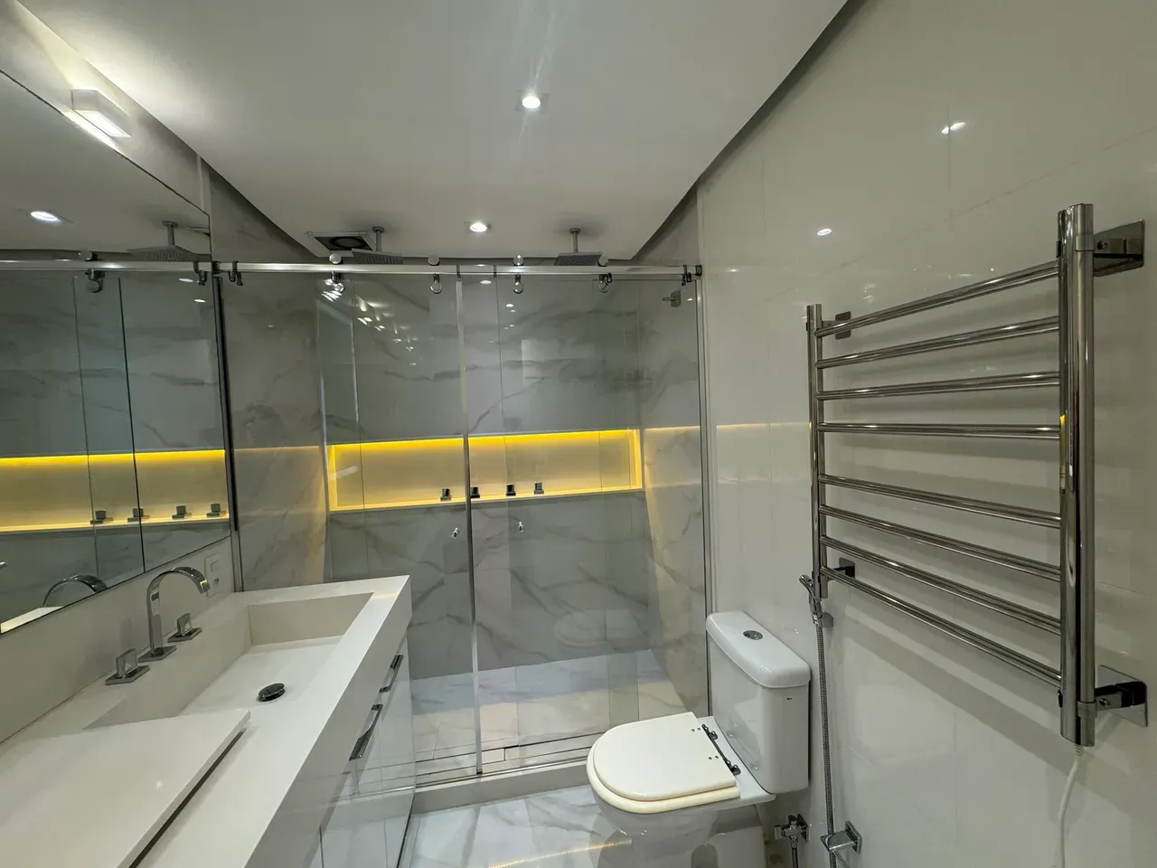 Unfurnished apartment with 4 bedrooms and 5 baths — photo 13