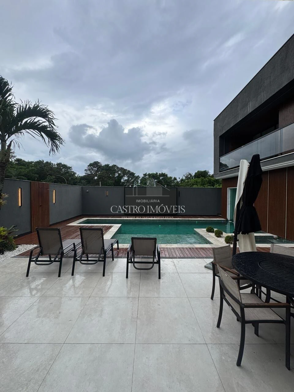 Furnished 715 m² house with 5 en-suites and 4 parking — photo 23