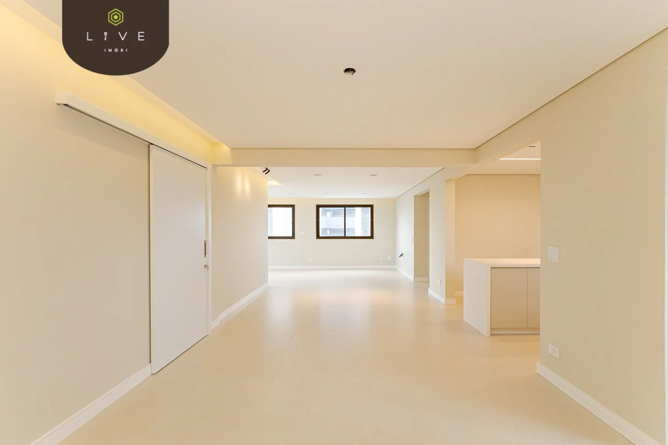3-bedroom apartment with glazed balcony and private BBQ — photo 15