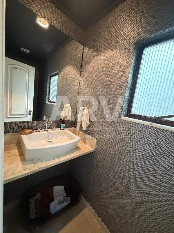Apartamento mobiliado com 4 quartos e 5 banheiros — photo 22
