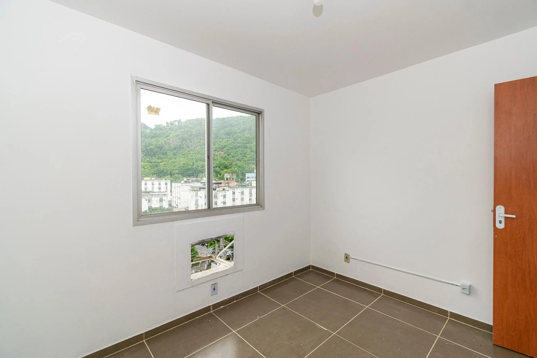 2-bedroom apartment with a mountain view in Rio de Janeiro — photo 5