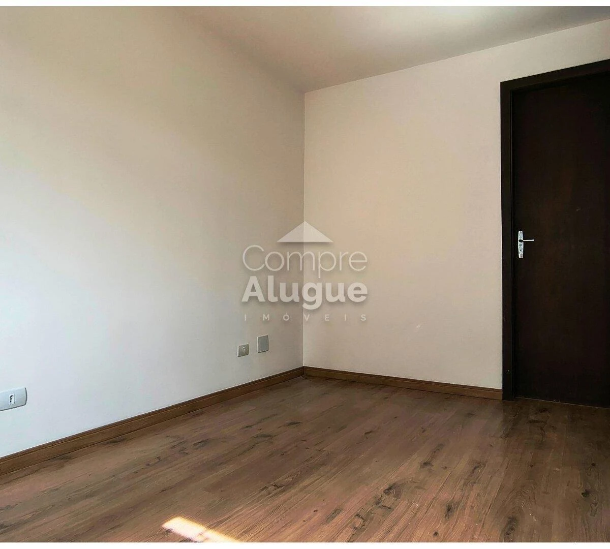 3-bedroom apartment in a building with a gym — photo 33