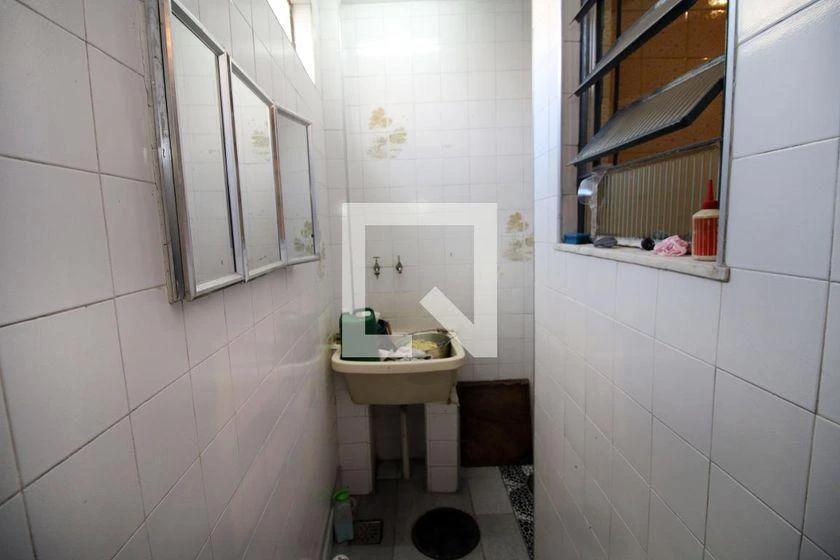 House with 4 bedrooms and 297 m², no parking — photo 35