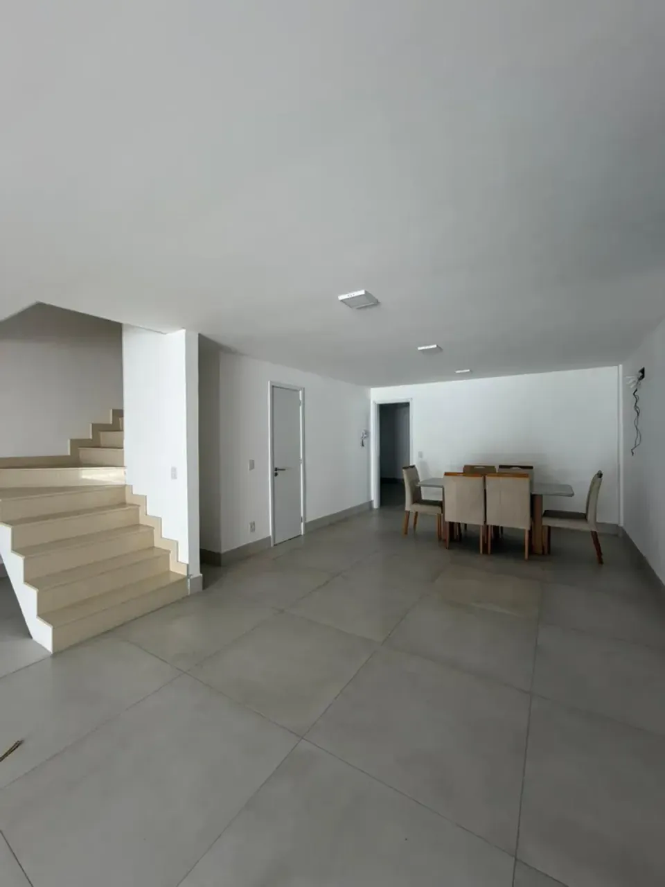 450 m² house with 4 bedrooms and an open-plan kitchen — photo 4