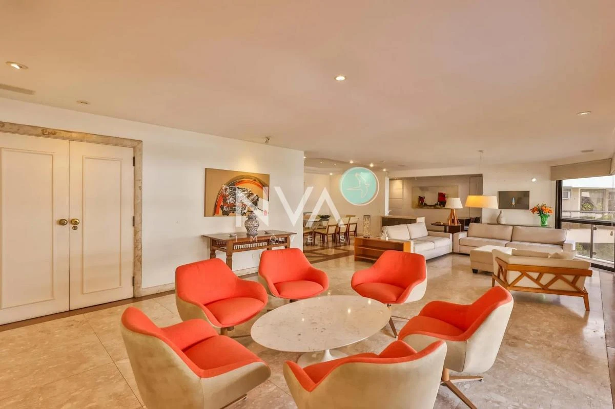 Apartment with balcony, 3 bedrooms and 4 bathrooms — photo 8